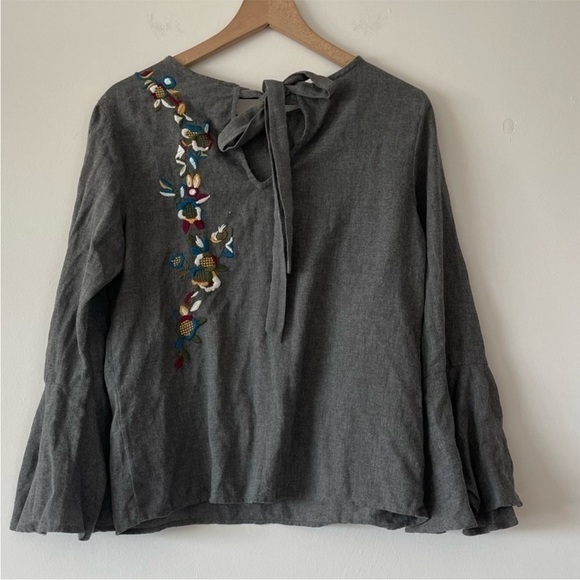 Grace Elements bell sleeve embroidered top. Size Medium - Picture 6 of 11